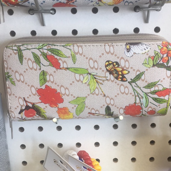 Wallet - Picture 1 of 2